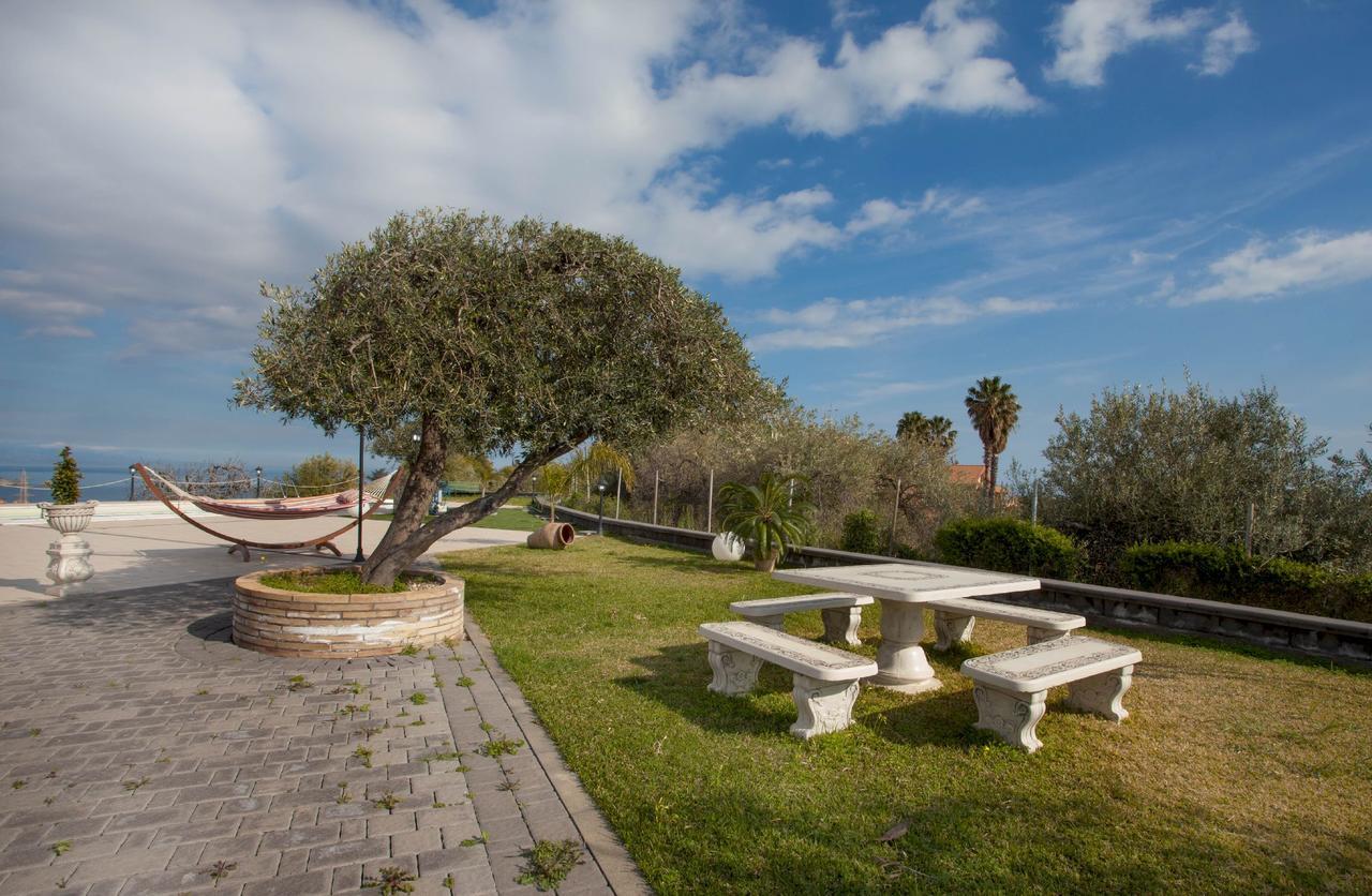 Villa Da Campo Giardini-Naxos Buitenkant foto